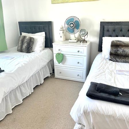 Stunning Beach Front House - Sleeps 6 Pwllheli Zewnętrze zdjęcie