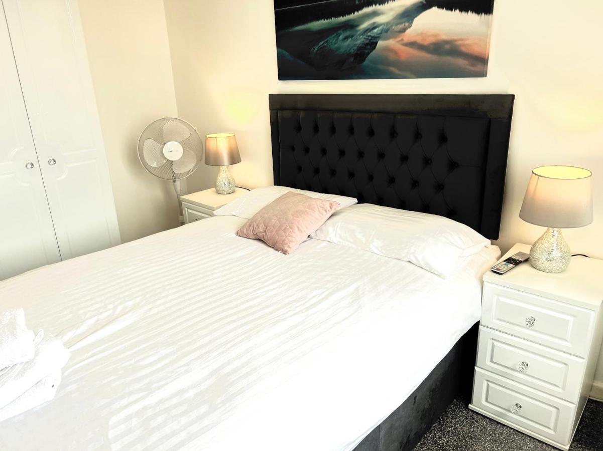 Stunning Beach Front House - Sleeps 6 Pwllheli Zewnętrze zdjęcie