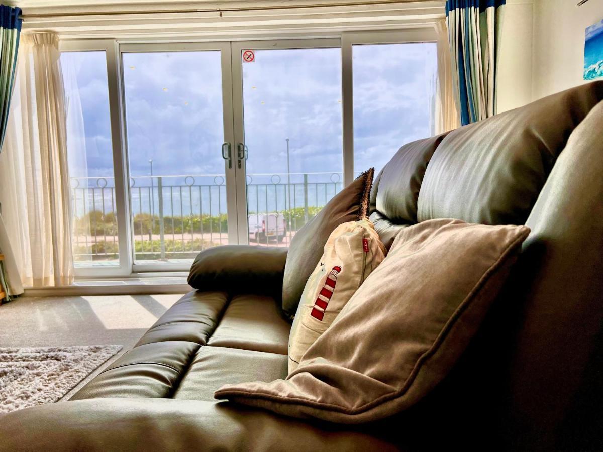 Stunning Beach Front House - Sleeps 6 Pwllheli Zewnętrze zdjęcie