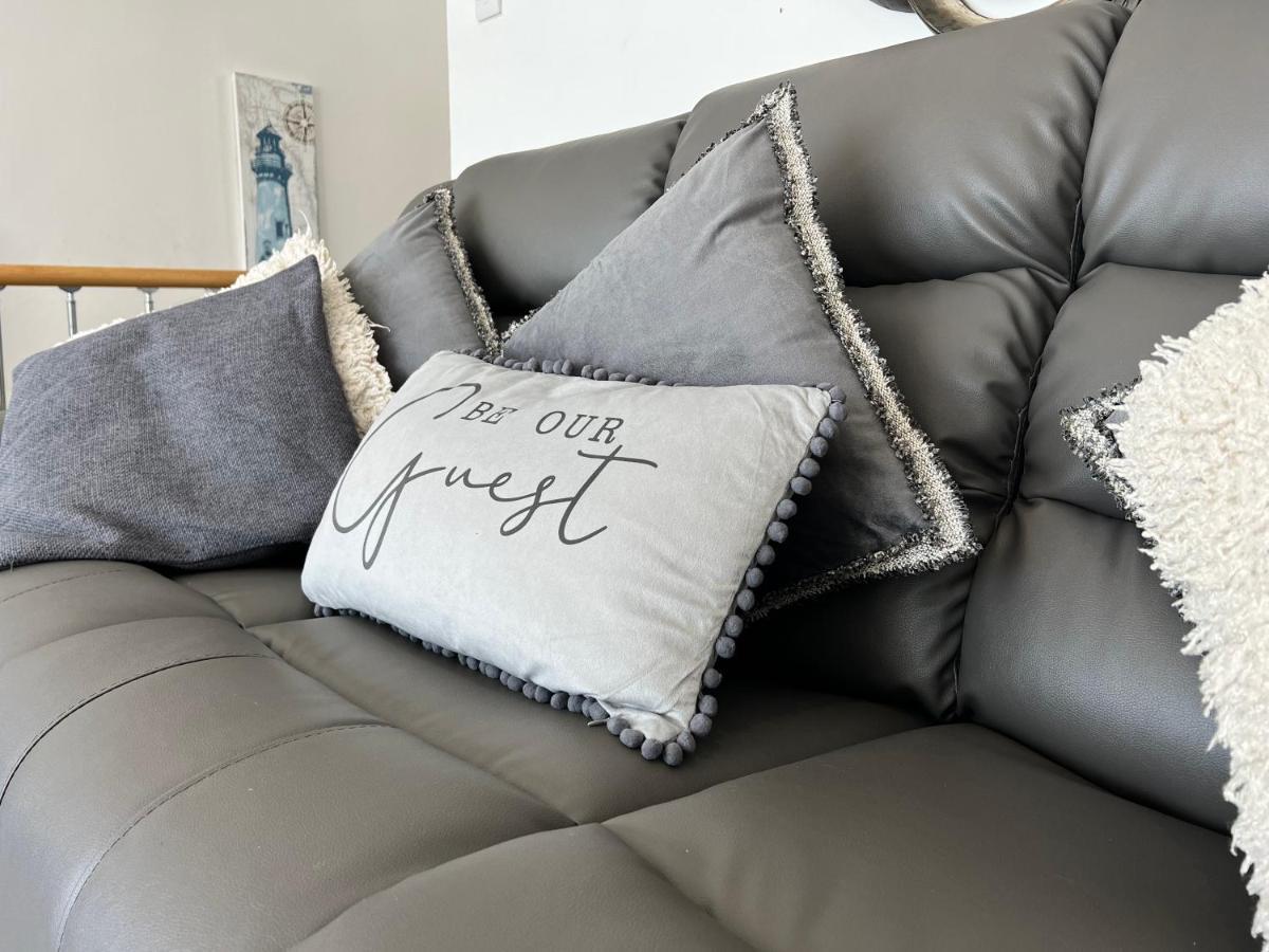 Stunning Beach Front House - Sleeps 6 Pwllheli Zewnętrze zdjęcie