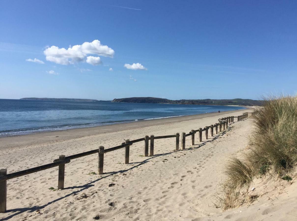 Stunning Beach Front House - Sleeps 6 Pwllheli Zewnętrze zdjęcie