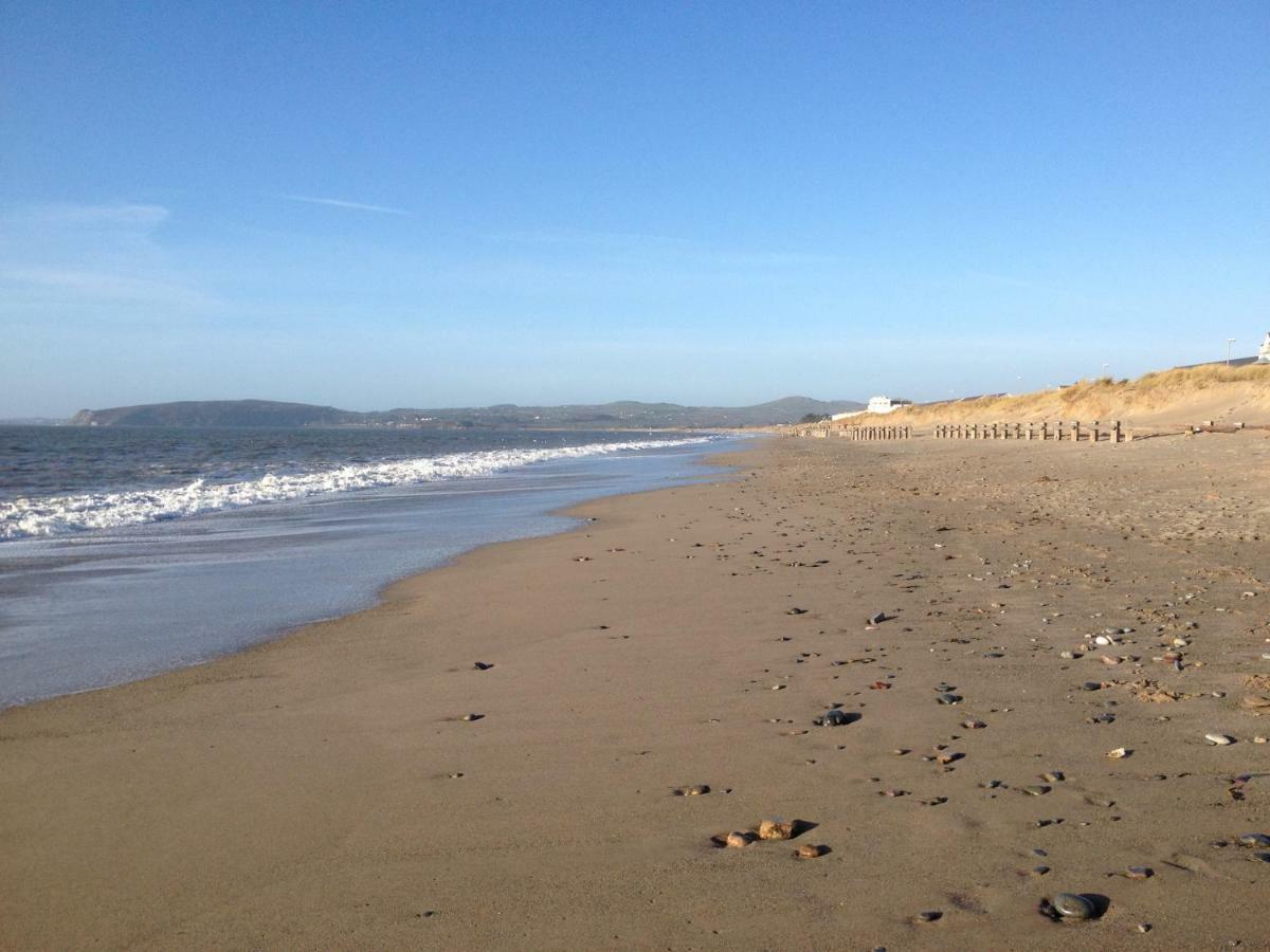 Stunning Beach Front House - Sleeps 6 Pwllheli Zewnętrze zdjęcie