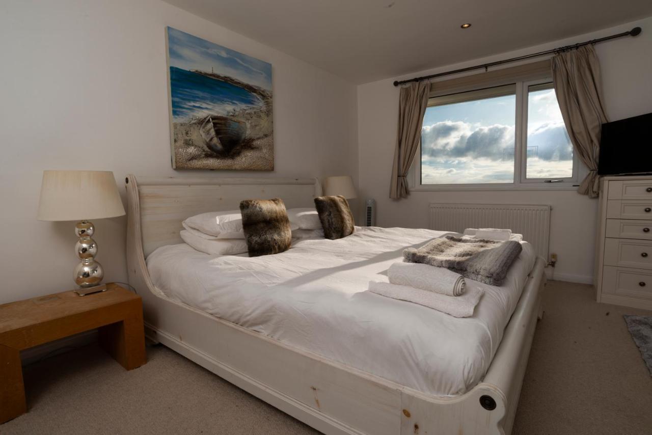 Stunning Beach Front House - Sleeps 6 Pwllheli Zewnętrze zdjęcie